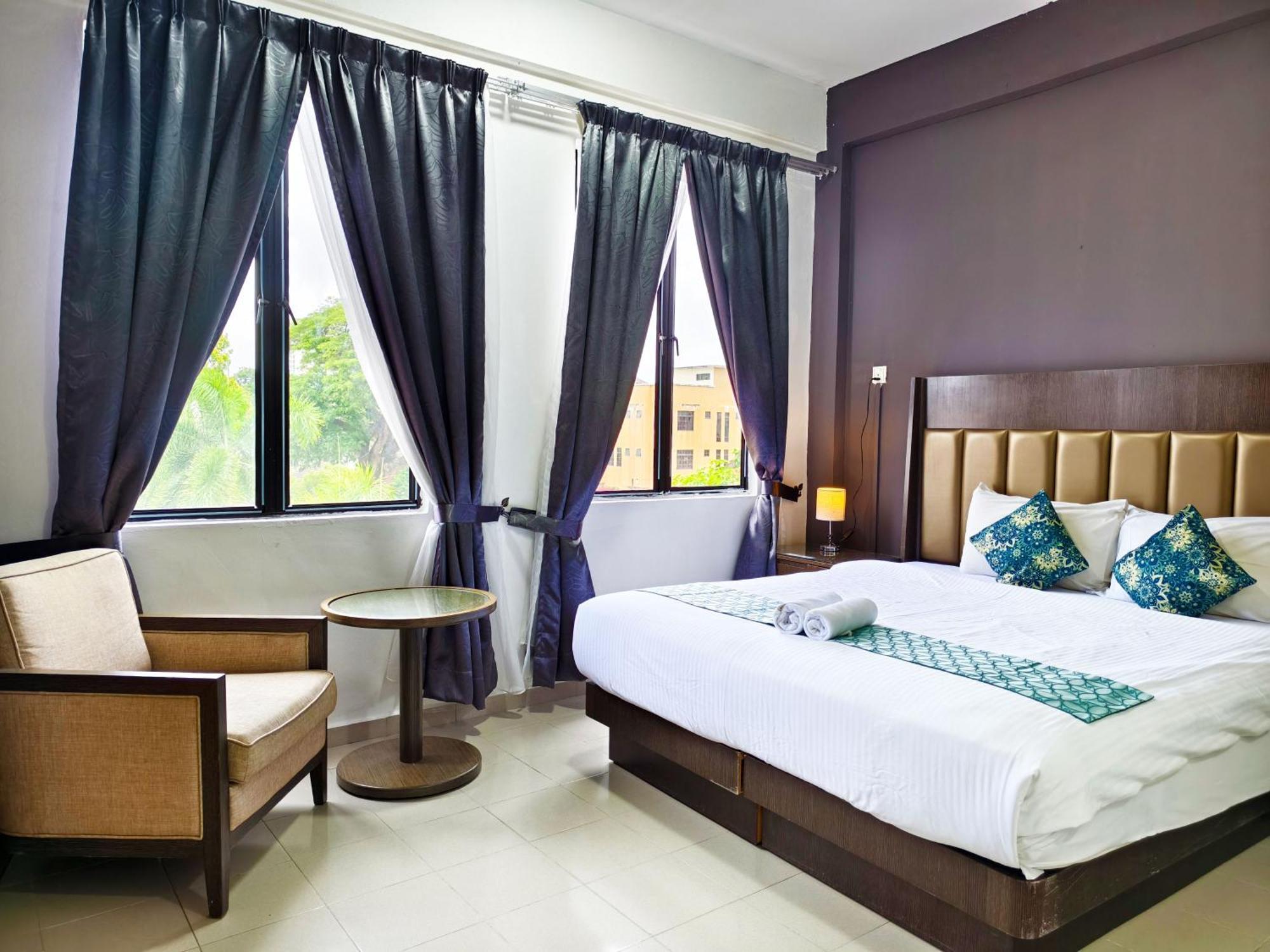 Salaam Suites Hotel Kota Bharu Exterior photo